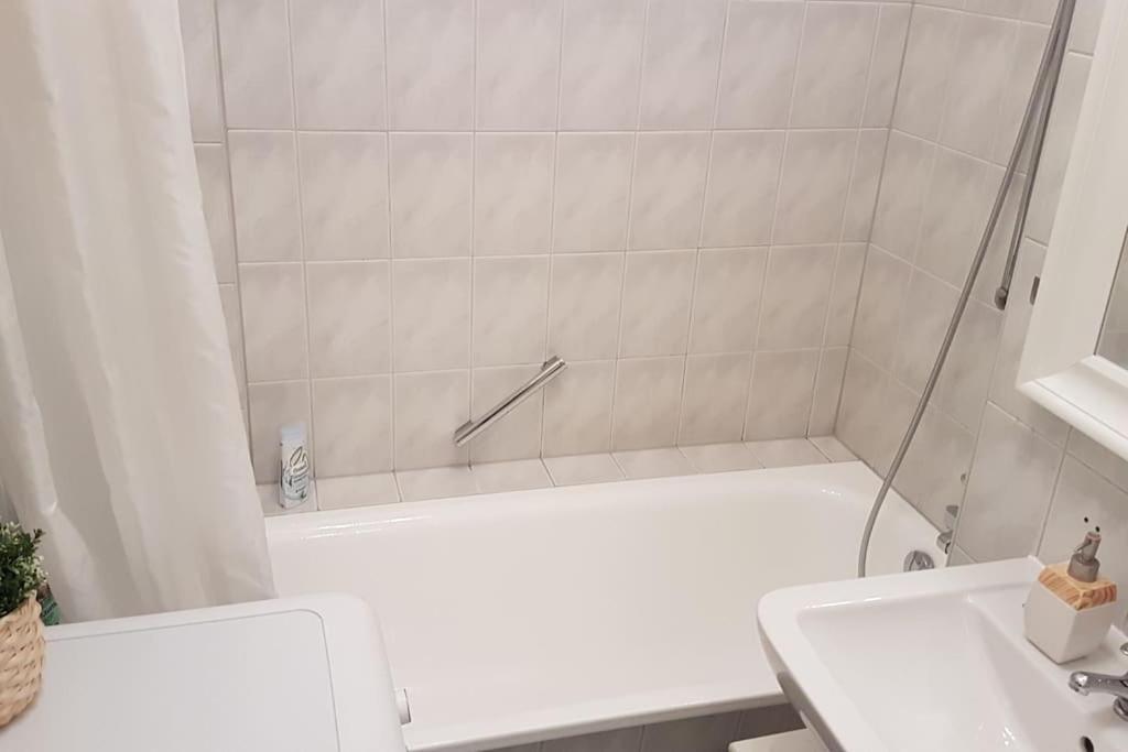 2 Room Apartment Near Station Neustadt In Dresden Neustadt Esterno foto